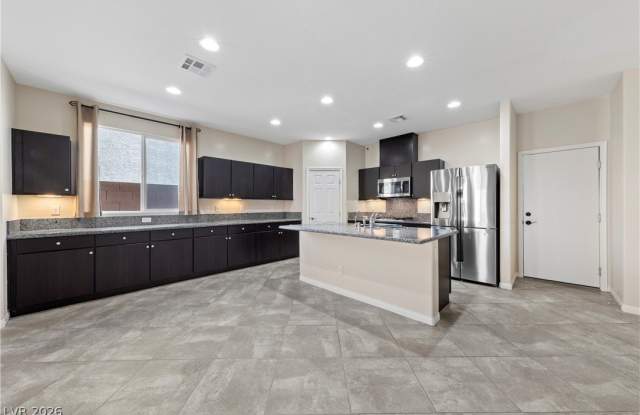 7939 Torreys Peak Street Gallery 2