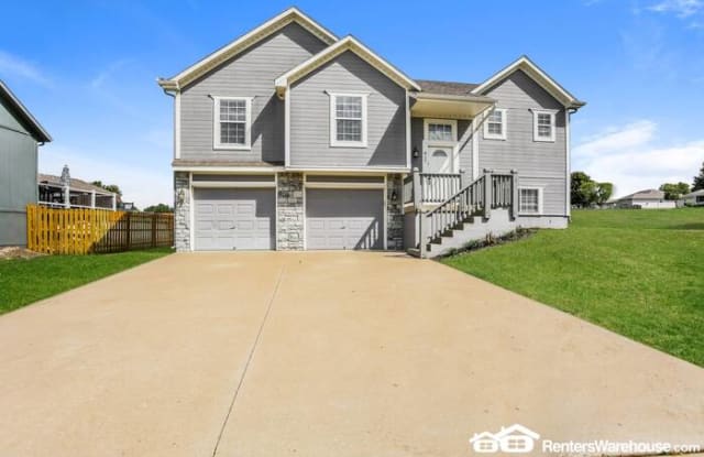 817 Garnes Street - 817 Garnes Street, Raymore, MO 64083