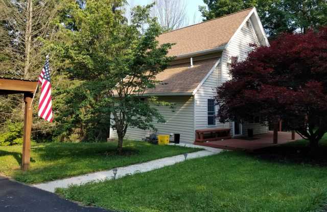 Pristine Single-Family Home on the South Side Gallery 3