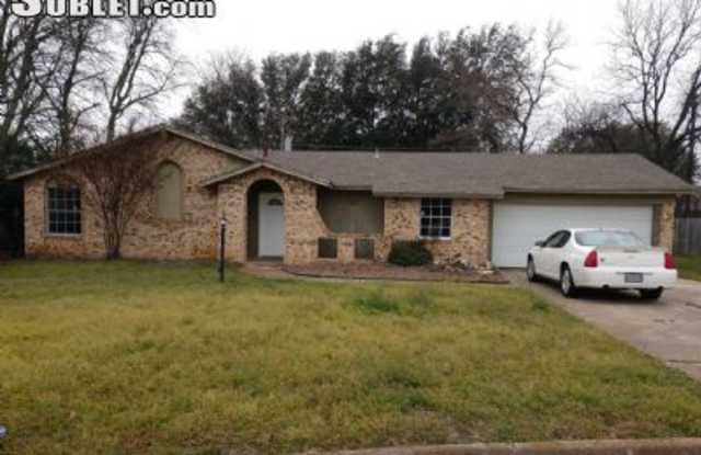 761 Meadowlark - 761 Meadowlark Circle, Crowley, TX 76036