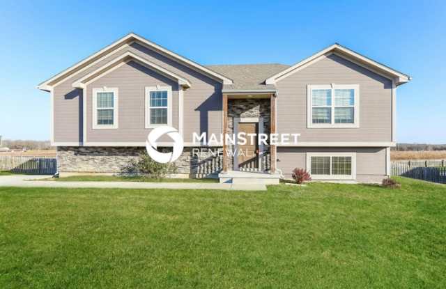 108 Golfview Drive - 108 Golfview Drive, Pleasant Hill, MO 64080