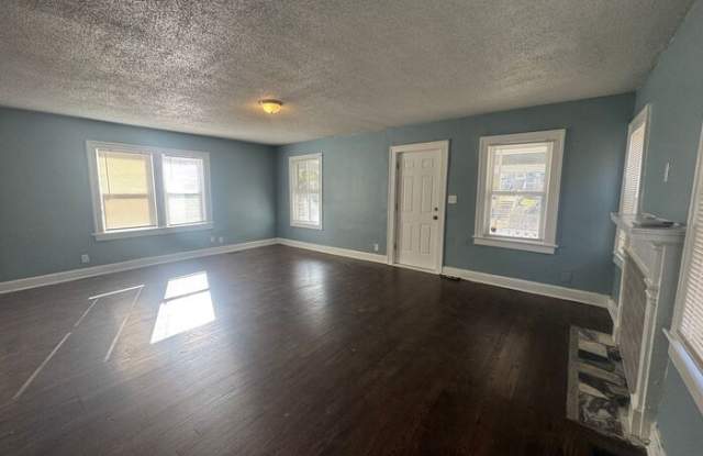 5701 Wabash Avenue Gallery 3