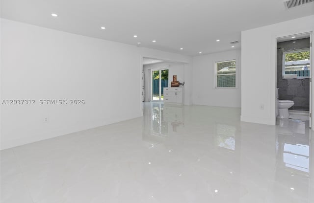 1473 NE 30th Ct Gallery 4