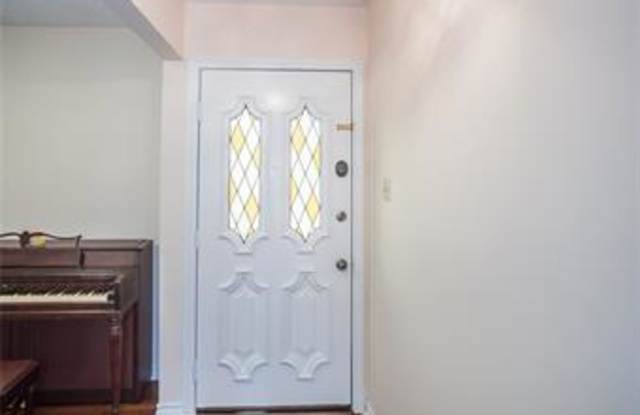 521 Oakcrest Drive Gallery 2