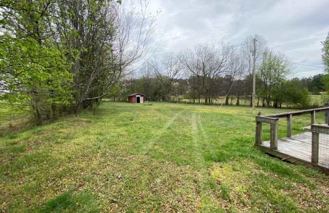 5 acre estate close to Everything! Gallery 3