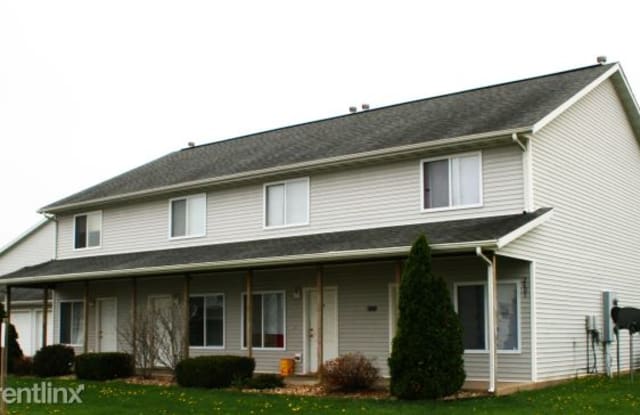 Regal Townhomes - 2351 Pleasantview Drive, Marion, IA 52302
