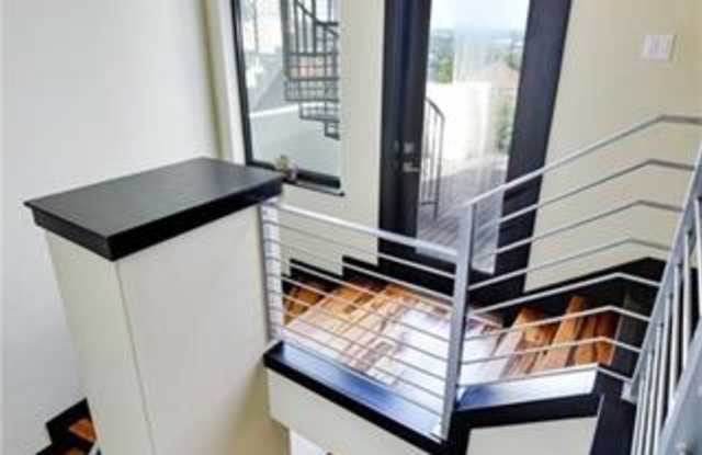 5911 N West PL Gallery 3