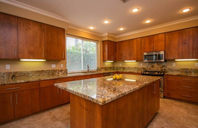 Beautiful  Spacious 6BR/3.5BA Home in Rancho Carillo!! - 3254 Rancho Famosa, Carlsbad, CA 92009