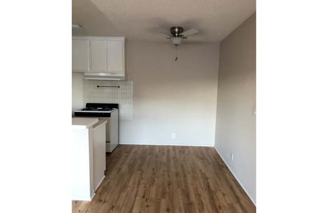 5855 Tujunga Ave Gallery 2