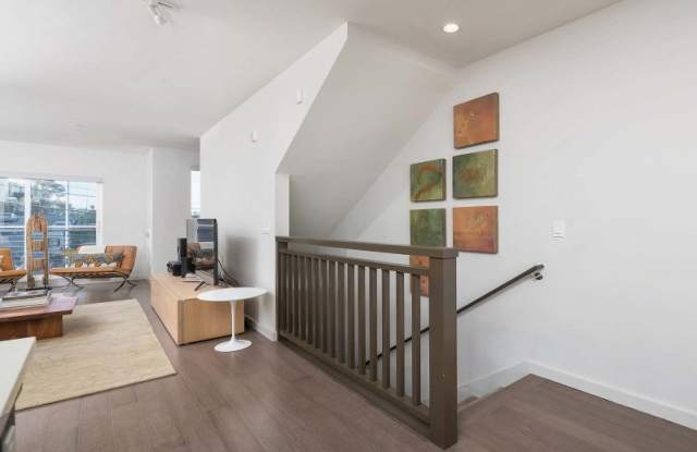 527 Donahue Street Gallery 3