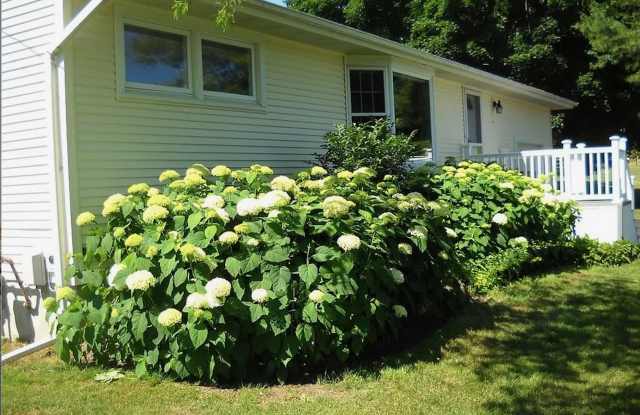4198 Howlett Hill Road photos photos