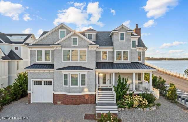 1200 Bay Avenue photos photos