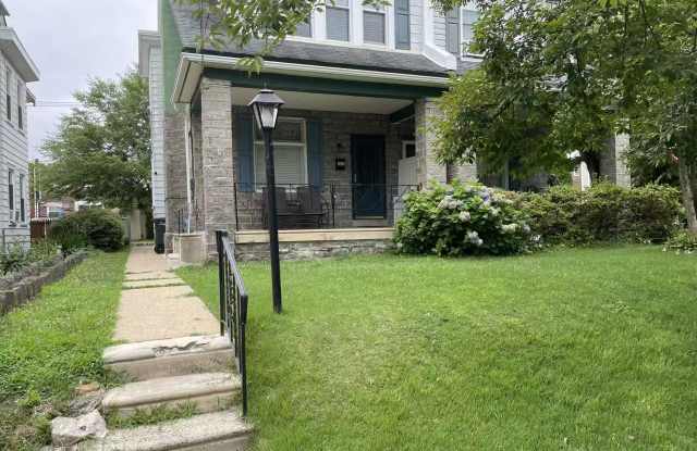 4220 Hartel Avenue photos photos
