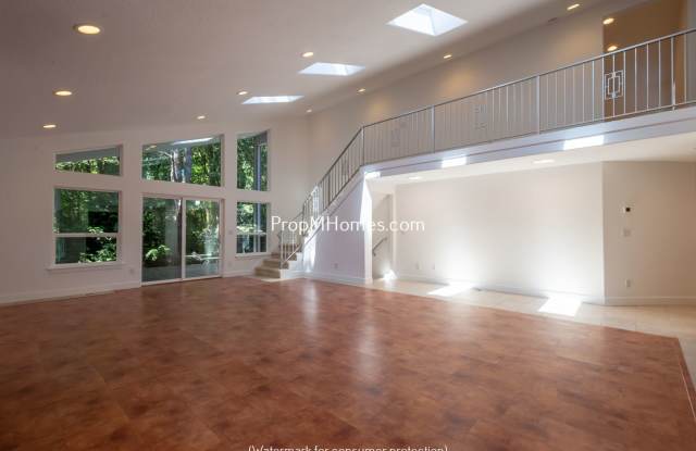Stunning Bull Mountain Contemporary Four Bedroom Home in Private Setting -Tigard photos photos