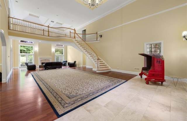 680 W Paces Ferry Road NW Gallery 4