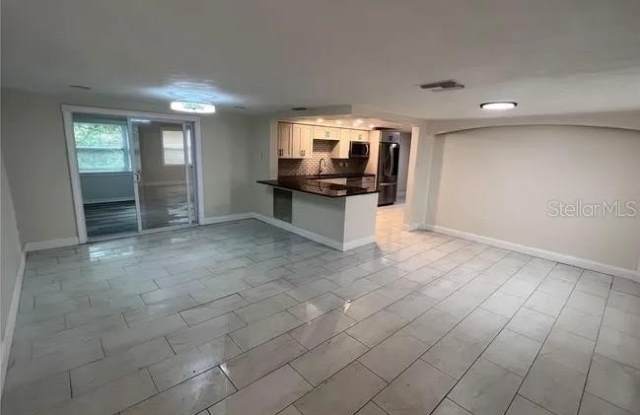 8414 CLOVER HILL Loop Gallery 2