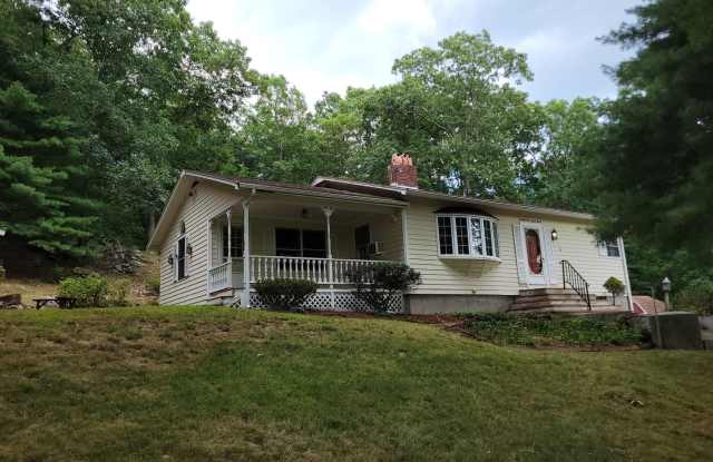 Mendon 2 bedroom Ranch with finished basement Gallery 1