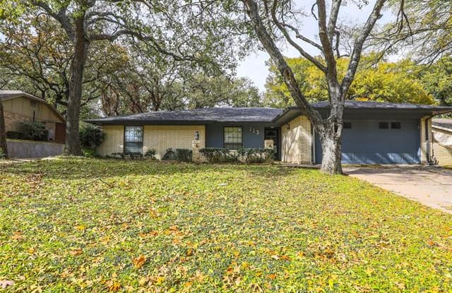 113 Clinton Street NE - 113 Clinton Street, Burleson, TX 76028