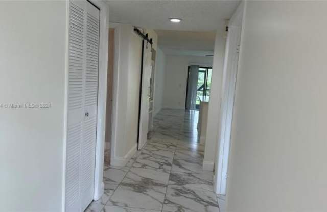 401 Lakeview Dr. - 401 Lakeview Drive, Weston, FL 33326