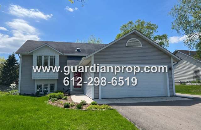 Woodbury House Available July 1st, Meticulously Maintained, Lower Family Room, Back Deck, Pool Access photos photos