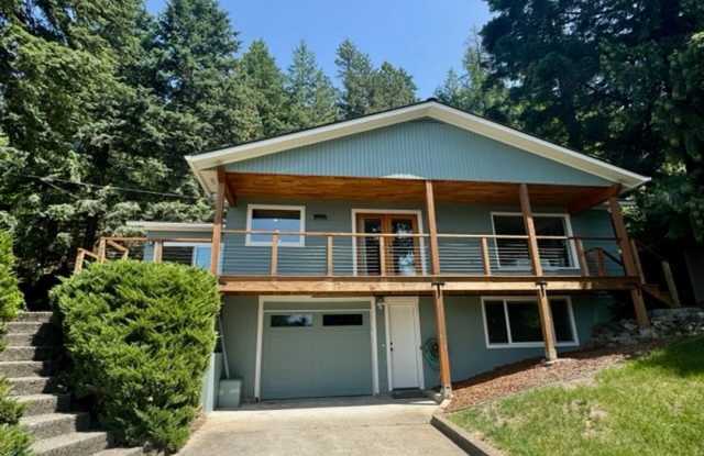 Beautiful lakeview home for rent - 5833 East Yellowstone Trail, Kootenai County, ID 83814