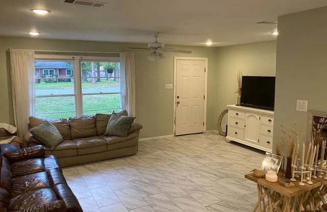 211 Davidson Drive photos photos 211 Davidson Drive photos photos