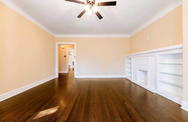 7652 S Cornell Avenue Gallery 4