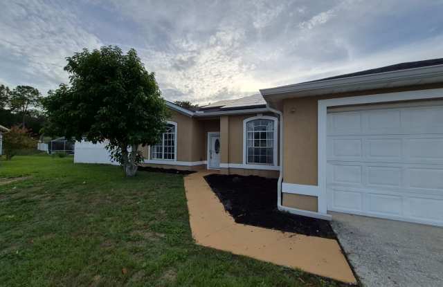 4 Bedroom Home with Solar & Internet Included Gallery 1