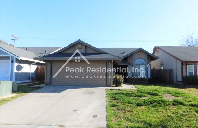 Spacious 3bd/2ba North Sacramento House with 2-Car Garage - 18 Smokey Leaf Court, Sacramento, CA 95838