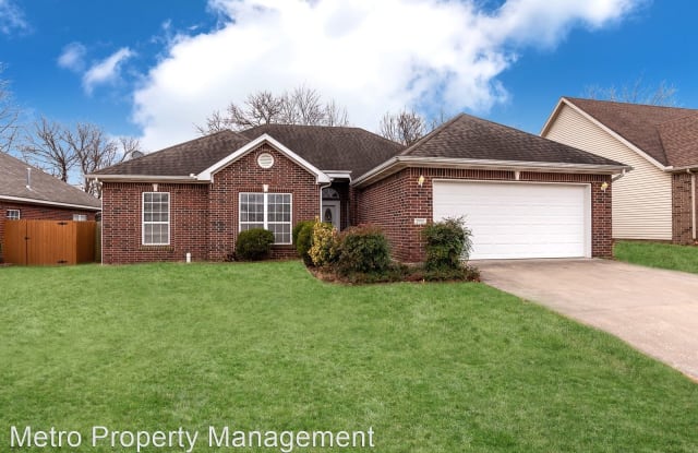 2206 W Sunset St - 2206 W Sunset St, Rogers, AR 72756