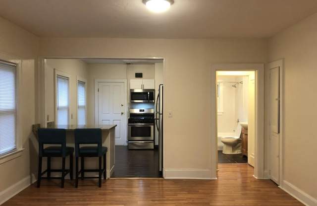 211 Howard St., 2 photos photos