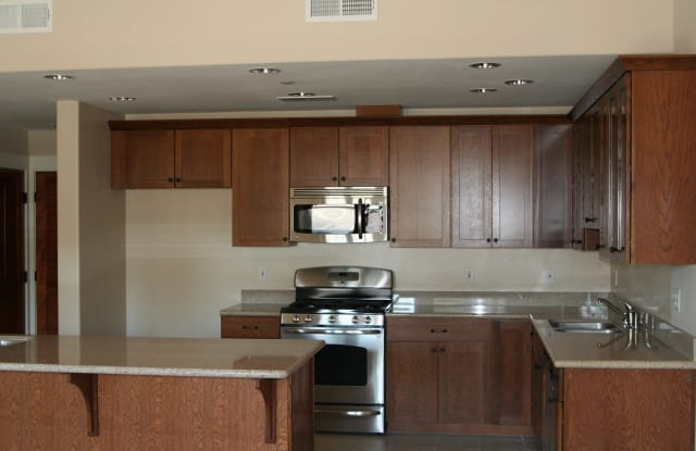 140 N Vermont Ave - 140 North Vermont Avenue, Glendora, CA 91741