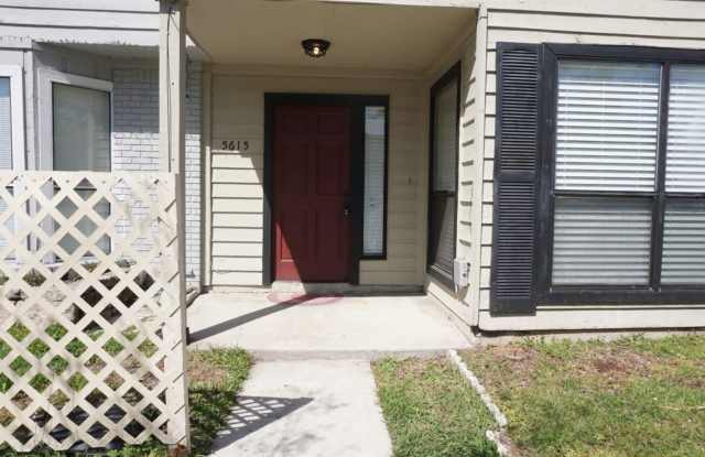 3/2.5 Townhome on Westside - 5615 Bennington Drive, Jacksonville, FL 32244