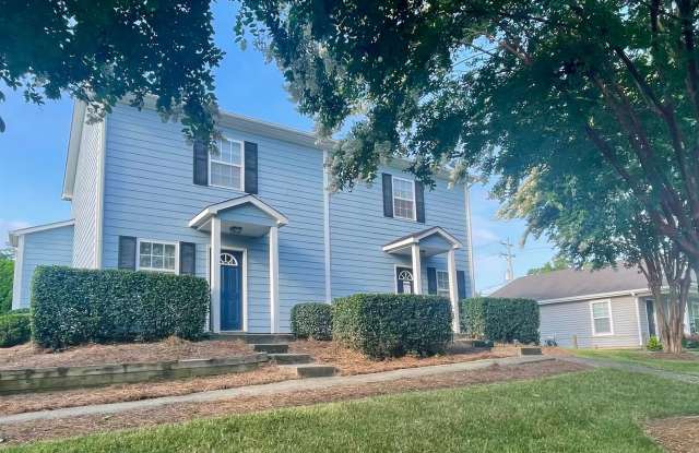 Cute and charming area in the heart of Huntersville... 2 bedroom 1 bath townhouse photos photos
