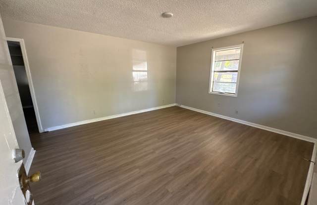 481 Carlita St Gallery 3