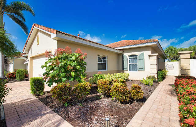 Seasonal Short-Term 2 Bed 2 Bath Single Family Home located in Venetian Golf and River Club! Gallery 4