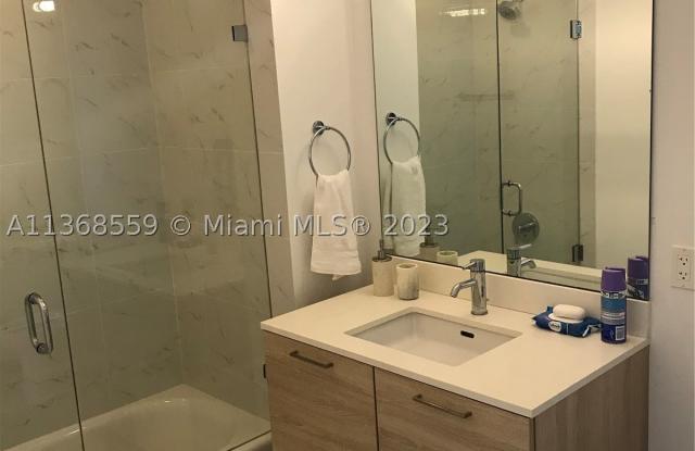 16385 Biscayne Blvd Gallery 4