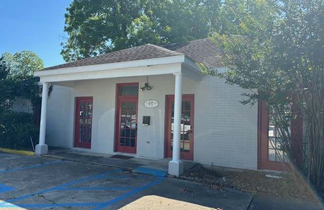 1203 South Union Street, Suite 1 Gallery 2
