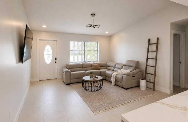 2707 STARWOOD Circle Gallery 2