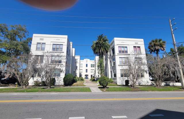 2545 OAK Street unit: 17 photos photos