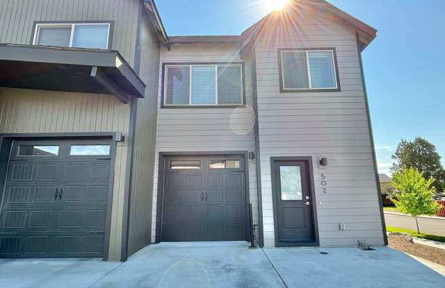 BEAUTIFUL, QUIET TOWNHOME IN NW REDMOND! Gallery 3
