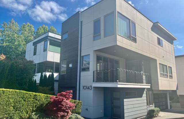 Luxury Modern Rental in Kirkland – Walk to Lake  Downtown photos photos