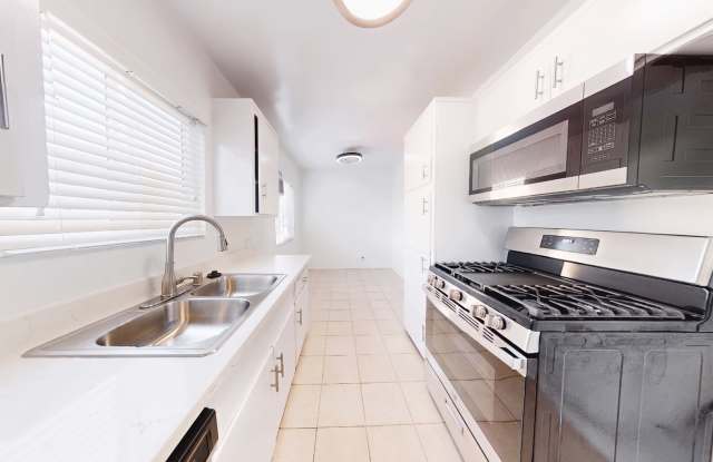 1863 10th St. photos photos