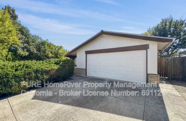 4250 Red Deer Way Gallery 2