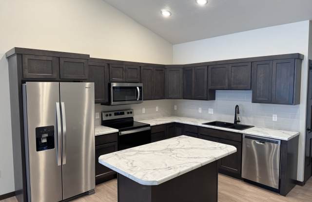 5411 South Huntwood Avenue - 5411 South Huntwood Avenue, Lincoln County, SD 57108