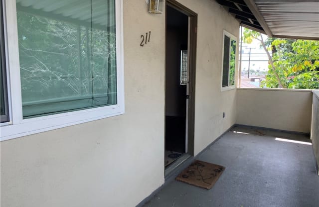 211 E Taft Avenue - 211 East Taft Avenue, Orange, CA 92865