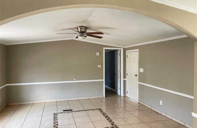 417  Lenora DR - 417 Lenora Drive, Taylor, TX 76574
