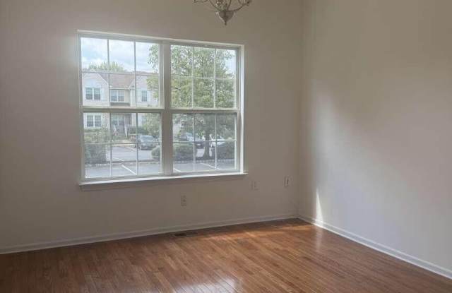 2810 Ice House Court Gallery 2