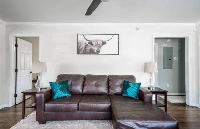 2070 Mesa Drive SE Gallery 2