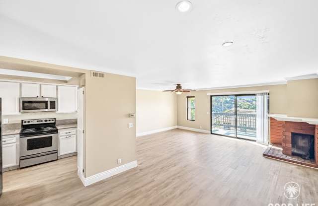 Beautiful 2BD/2.5BA W/ Updated Kitchen, and Attached Garage in Bay Ho! - 3709 Balboa Terrace, San Diego, CA 92117